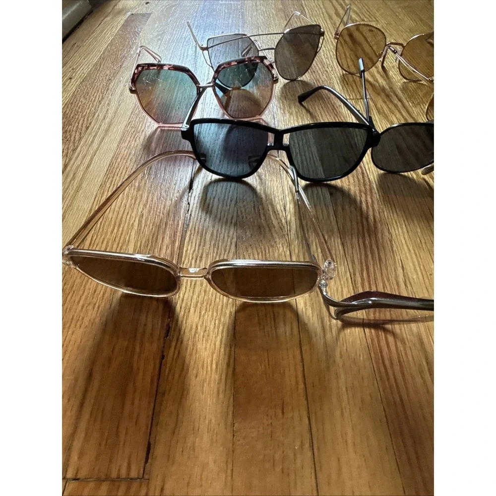 Lot of 10 Sunglasses-Different Colors & Styles. Wired Rim, Funky, Mirror, Round+ - Picture 6 of 8